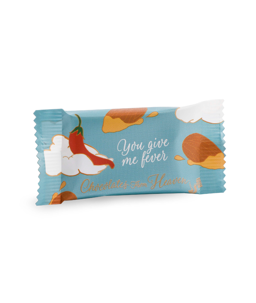 Chocolates from heaven little chocolates with quote kleine chocolaatjes met quotes bio fairtrade melkchocolade amandel karamel zeezout milk chocolate almond caramel seasalt you give me fever
